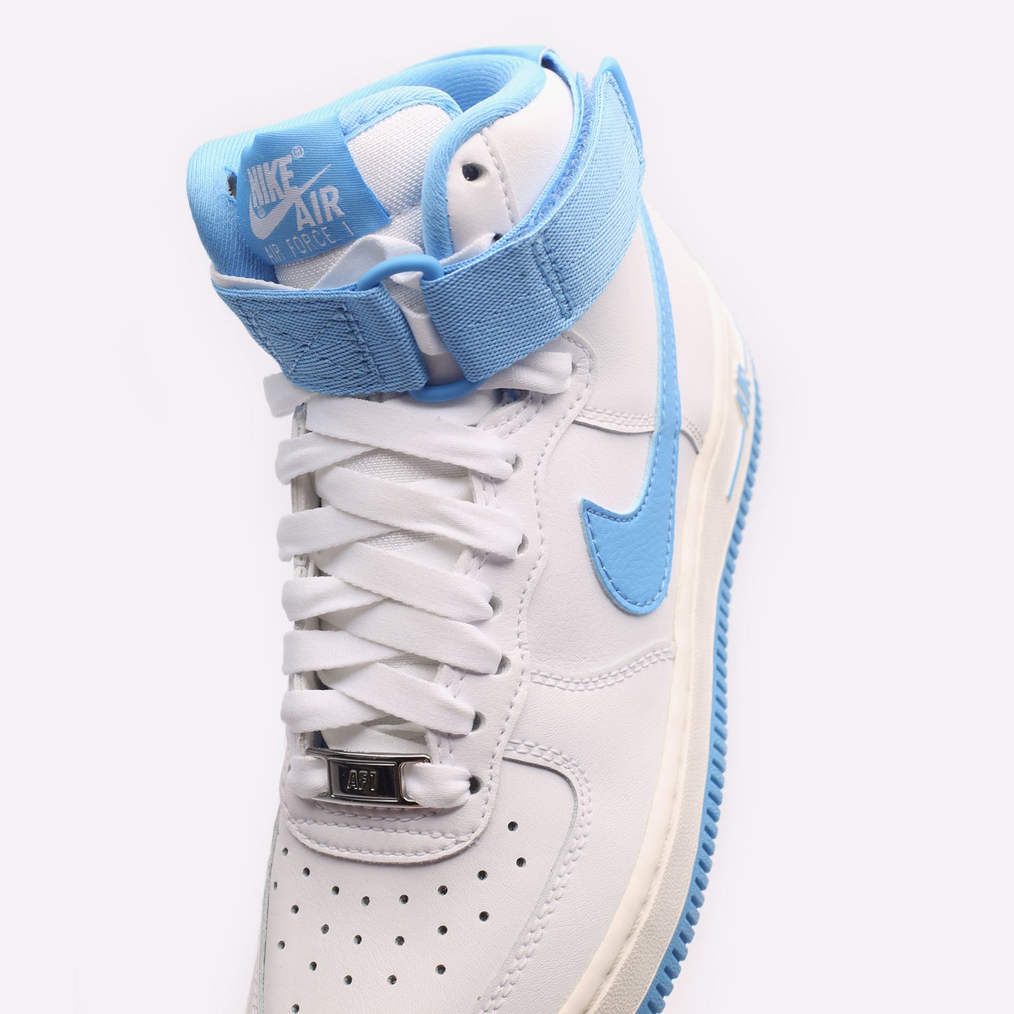 Nike WMNS Air Force 1 High OG QS